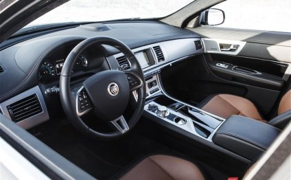 Jaguar XF 2015 Rival for only