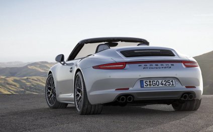 The 2015 Porsche 911 GTS is