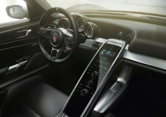 2015 Porsche 918 Spyder inside