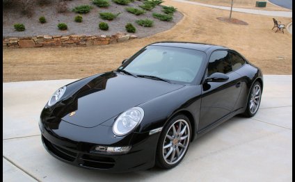 Black Porsche Carrera