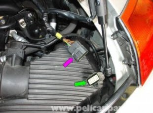 Don't forget to plug the new wiring harness through the new back wing (purple arrow) in to the connector in the engine bay (green arrow).