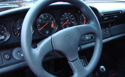 Porsche 930 steering wheel